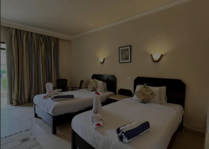 Villa العائلة على شاطئ البحر الأحمر مع مسبح Hurghada