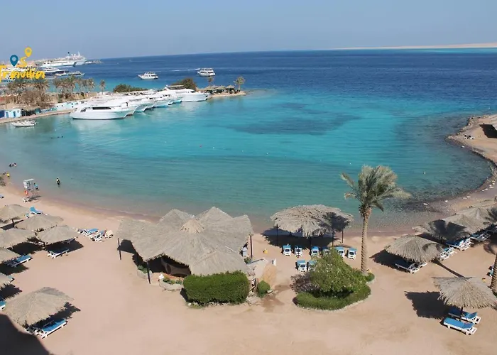 العائلة على شاطئ البحر الأحمر مع مسبح Villa