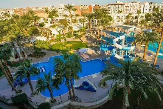 العائلة على شاطئ البحر الأحمر مع مسبح Villa Hurghada
